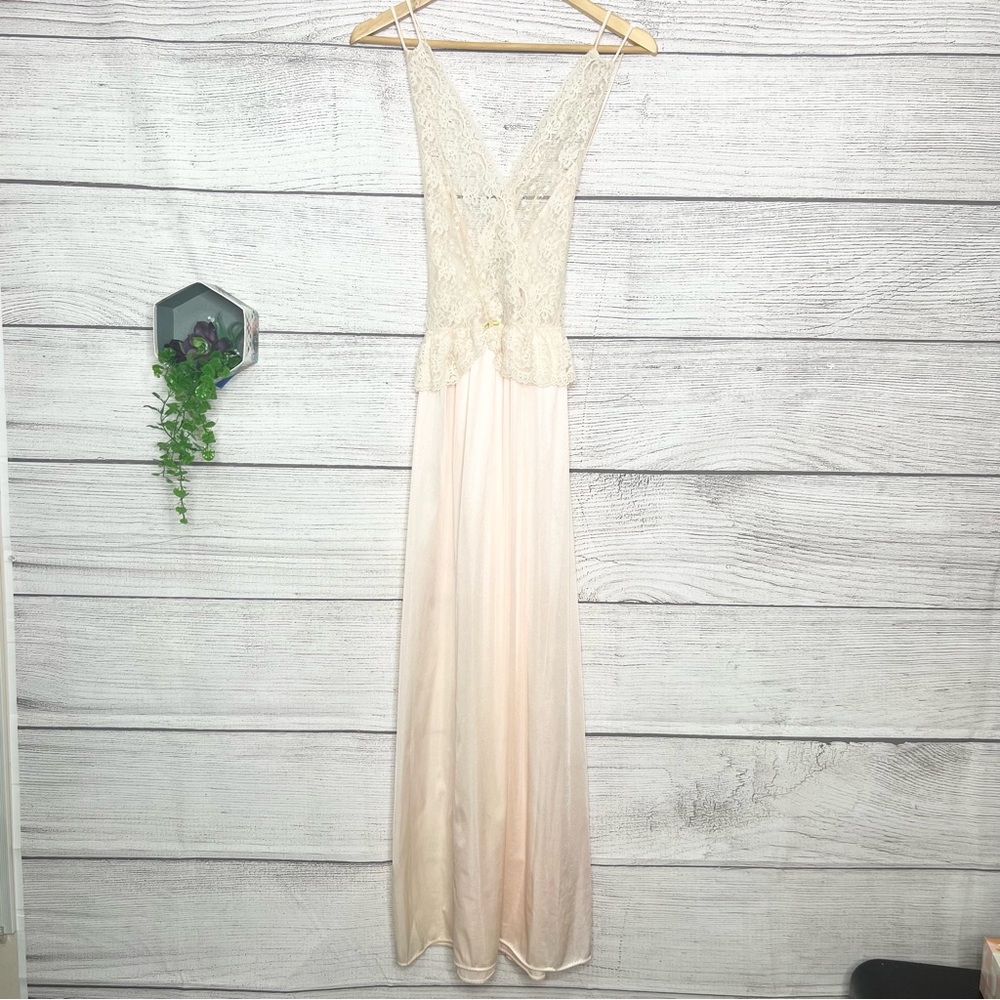 Vintage Sheer Cream Lace & Pink Satin V-Neck Lingerie Dressing Gown Size Medium